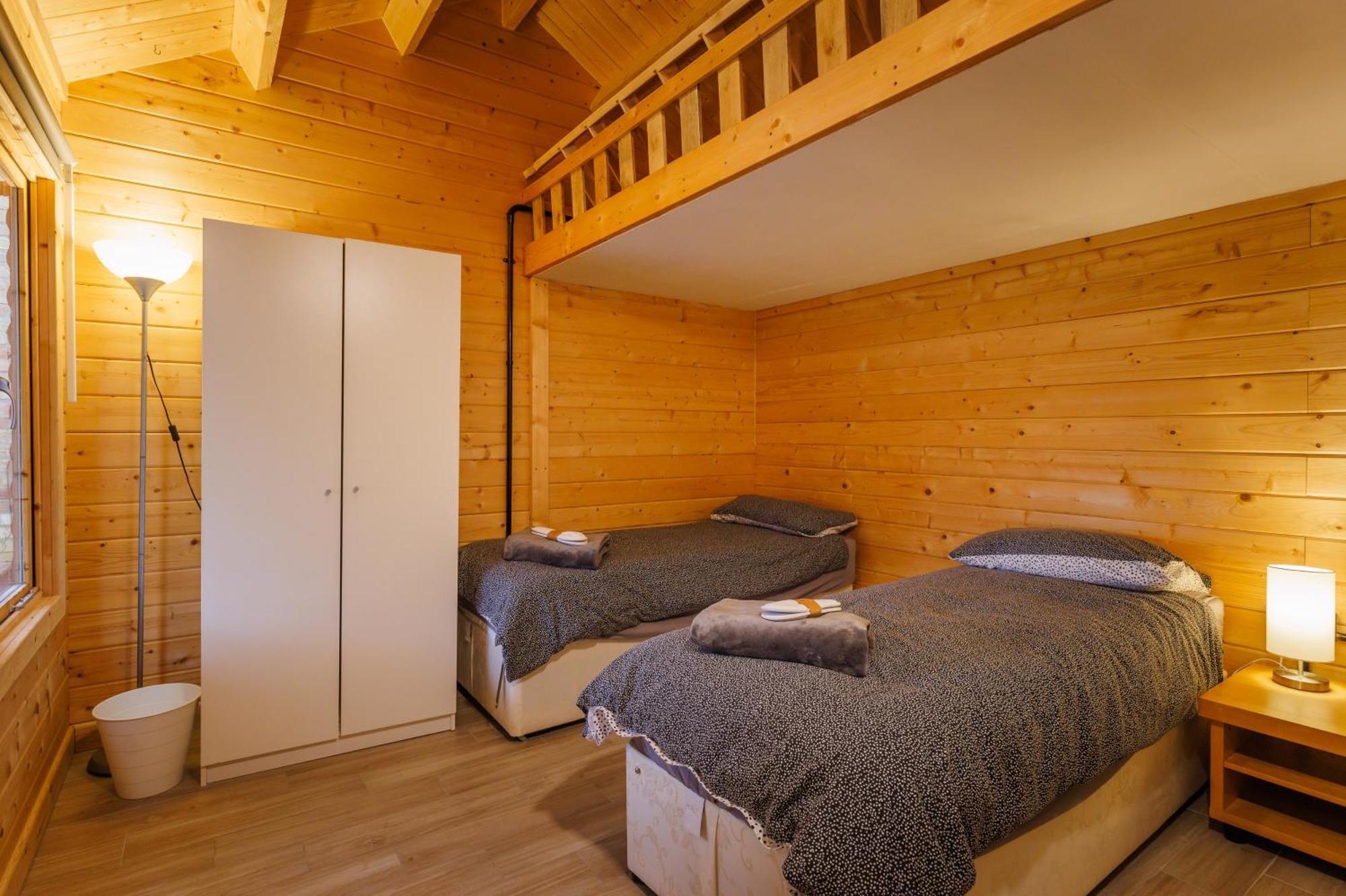 Spacious Cabin Evcharger And Free Parking Near Cambridge Extérieur photo